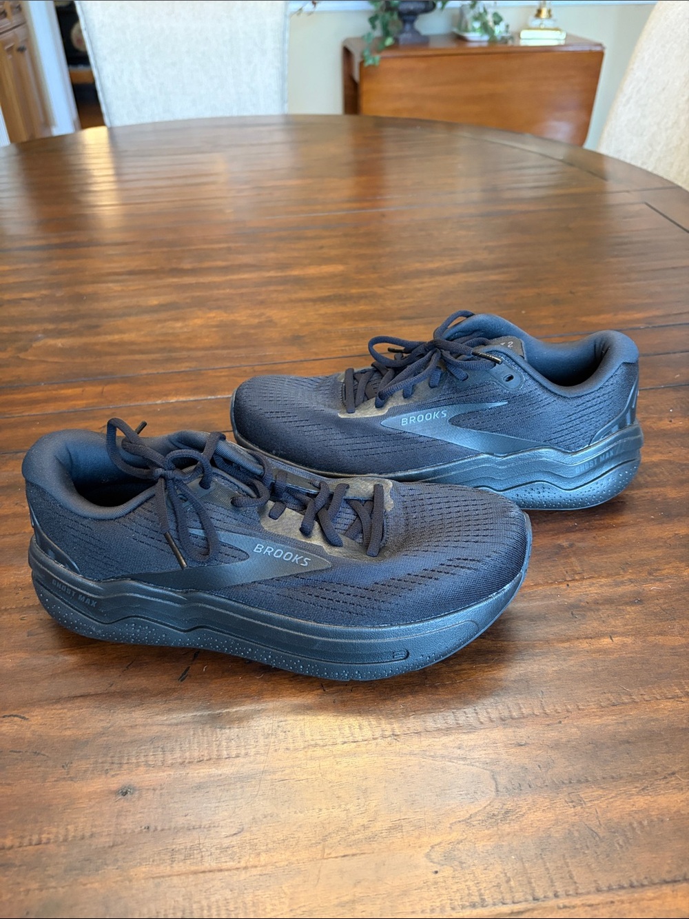Brooks Black Ghost Max Woman US 10 ACs